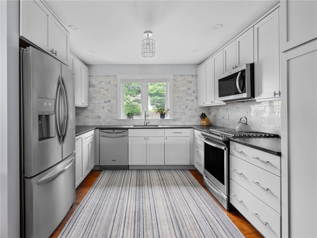 4042 Post Road, Unit 7 Warwick, RI 02886 - Photo 13 of 31 Stainless steel appliances