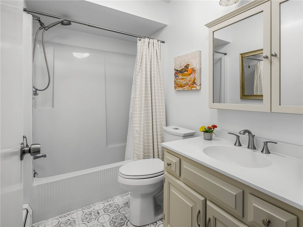 4042 Post Road, Unit 7 Warwick, RI 02886 - Photo 24 of 31 Full bath