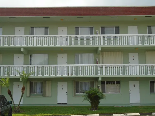 $85,000 | 3300 Springdale Boulevard, Unit 316, Palm Springs, FL 33461