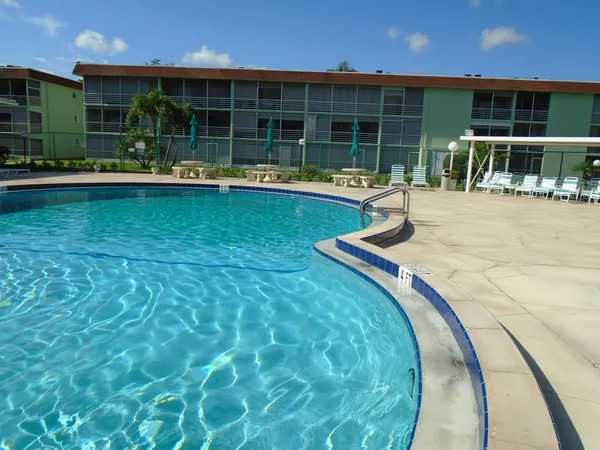 $85,000 | 3300 Springdale Boulevard, Unit 316, Palm Springs, FL 33461