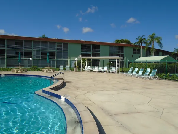 $85,000 | 3300 Springdale Boulevard, Unit 316, Palm Springs, FL 33461