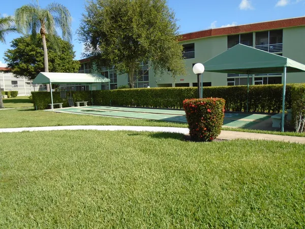 $85,000 | 3300 Springdale Boulevard, Unit 316, Palm Springs, FL 33461