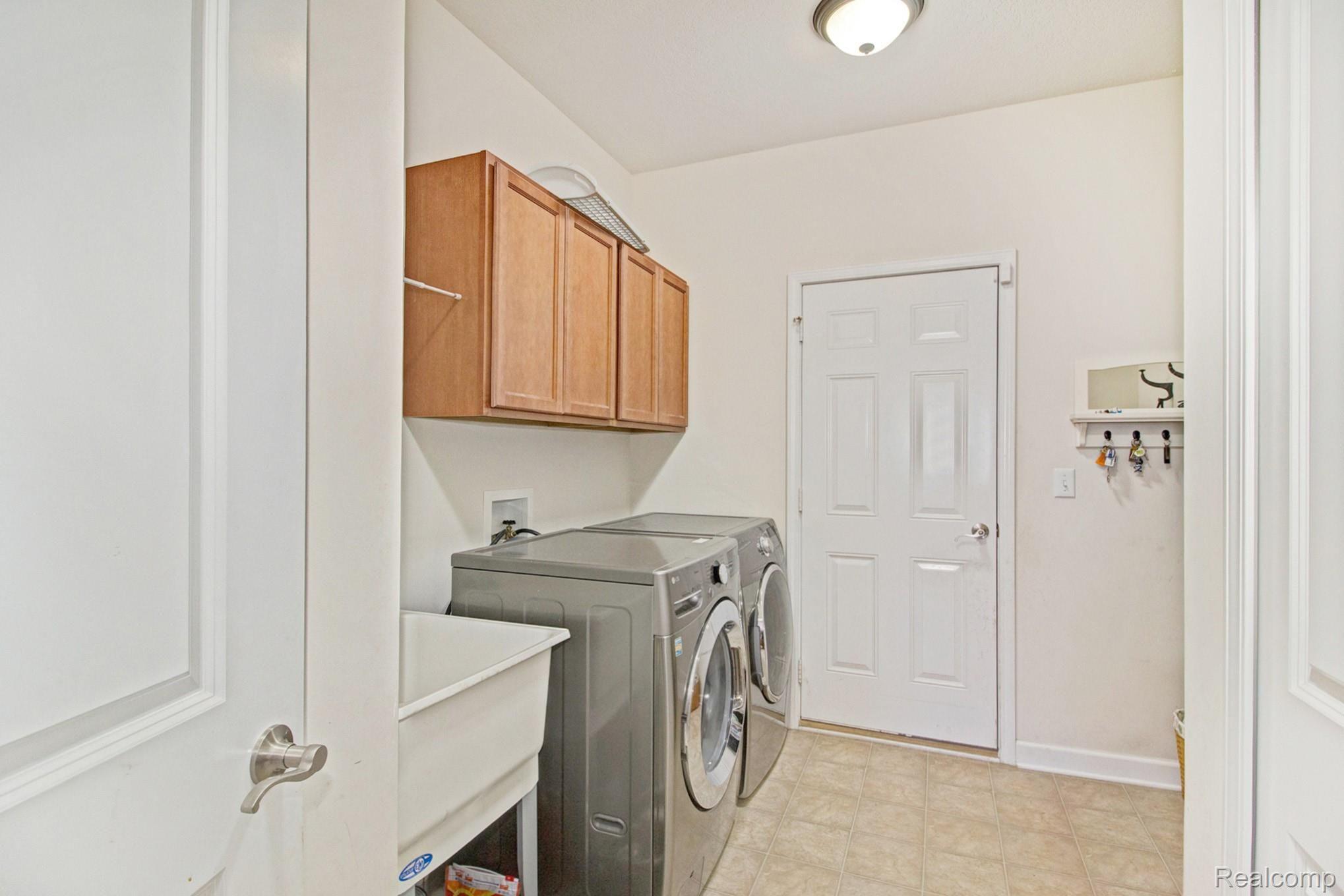 51159 Brompton Novi, MI 48374 - Photo 30 of 36 IMG_4842_3.jpg