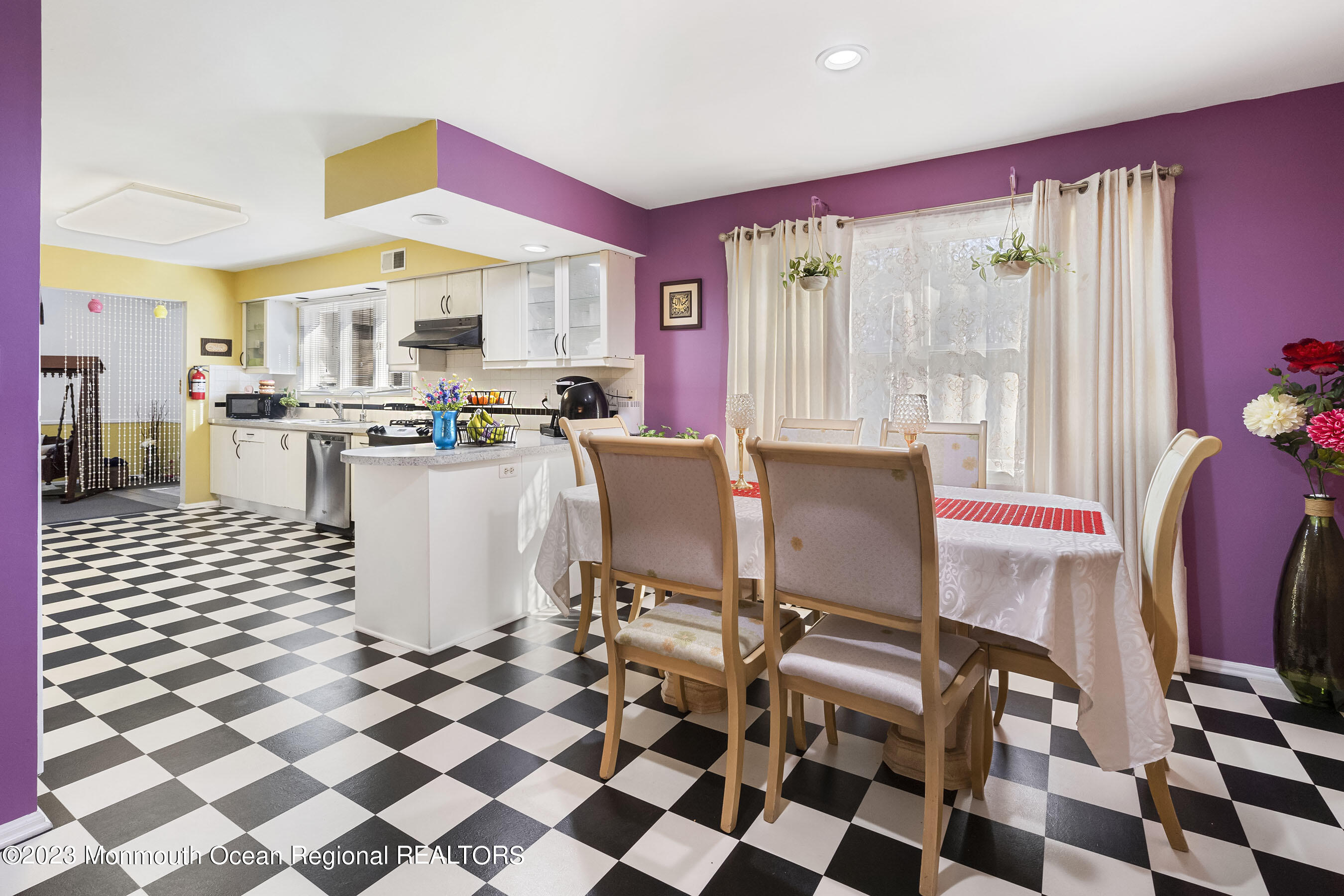 643 Reed Road Jackson, NJ 08527 - Photo 19 of 35 Dining to Kitchen