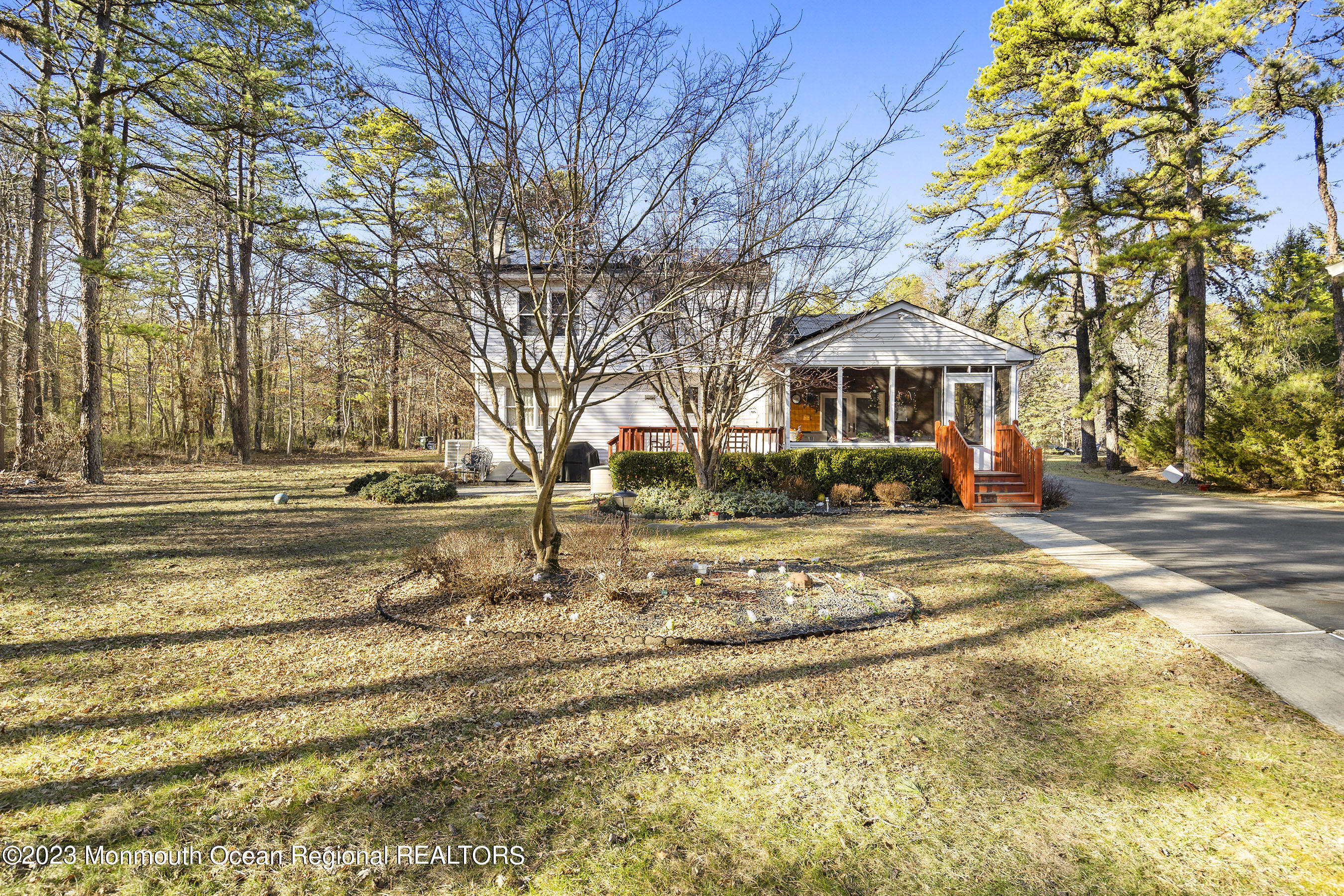 643 Reed Road Jackson, NJ 08527 - Photo 7 of 35 Rear 2