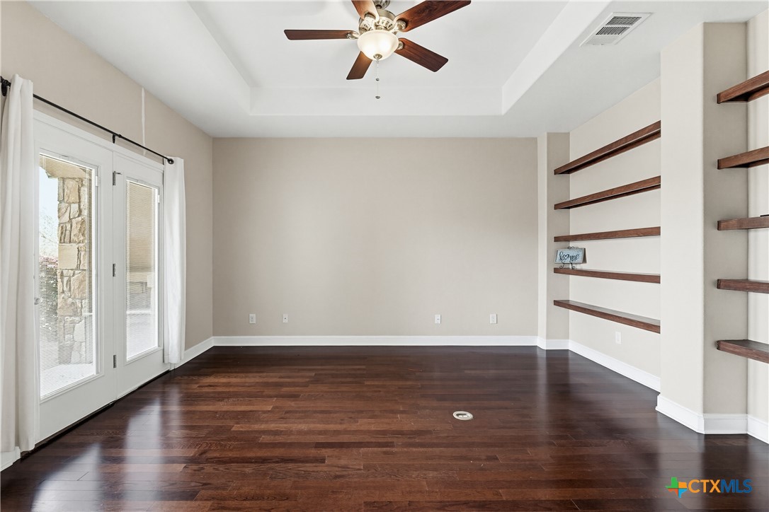 8001 Ridgeway Court Nolanville, TX 76559 - Photo 4 of 48