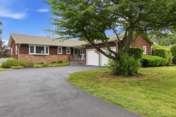 $679,000 | 825 Karshick Street, Bohemia, NY 11716