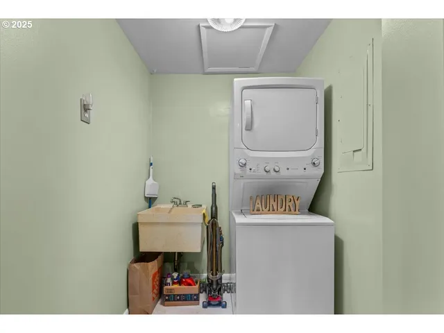 $350,000 | 5206 Southwest Barclay Court, Beaverton, OR 97005