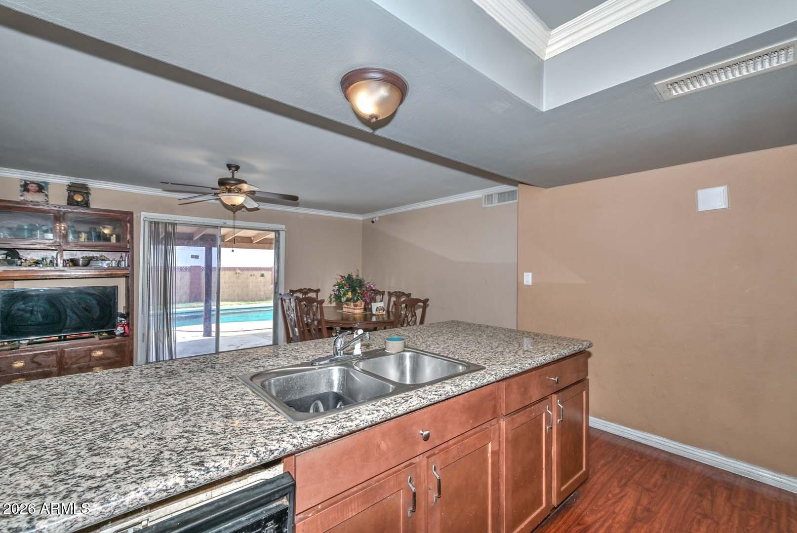 3630 North 86th Avenue Phoenix, AZ 85037 - Photo 10 of 42 Kitchen2