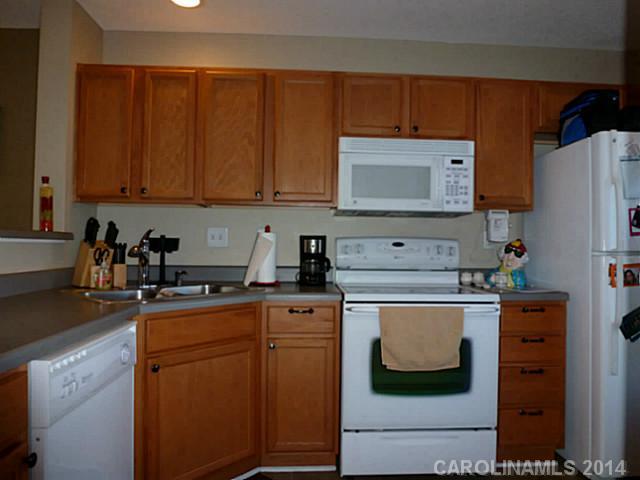 8154 Rudolph Road, Unit L2303 Charlotte, NC 28216 - Photo 6 of 12
