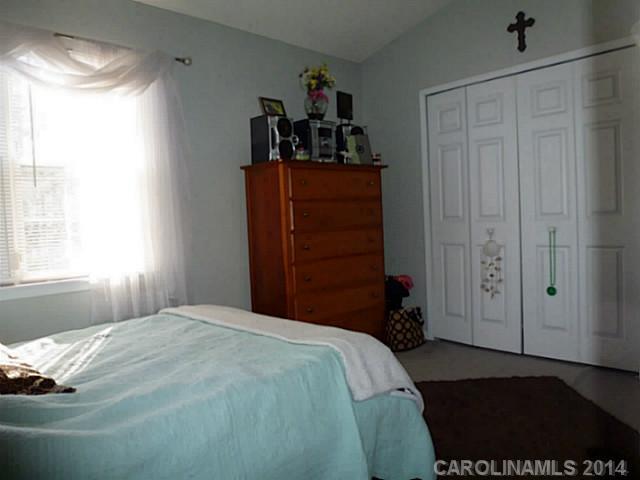 8154 Rudolph Road, Unit L2303 Charlotte, NC 28216 - Photo 10 of 12