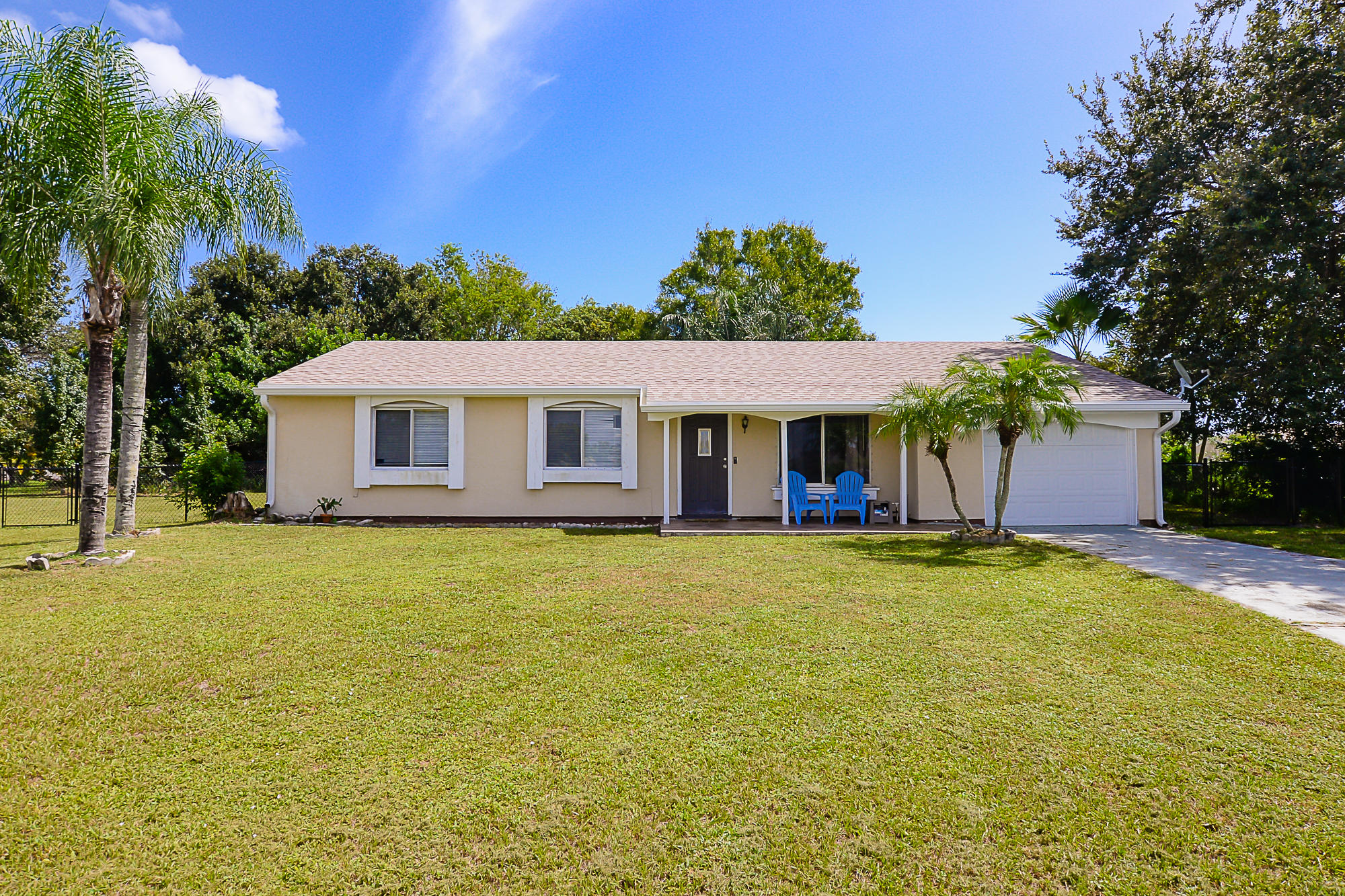 400 Southwest Ruffner Court Port St. Lucie, FL 34953 - Photo 2 of 30 LR-3665 - Copy