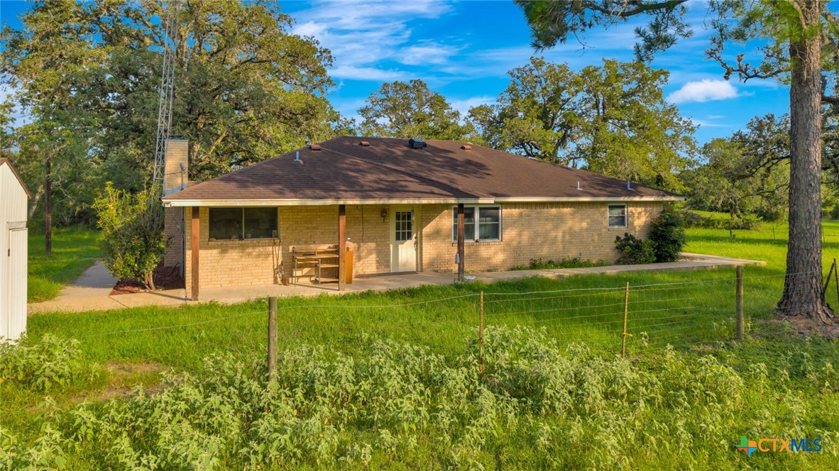 175 Albrecht Road Victoria, TX 77905 - Photo 5 of 47