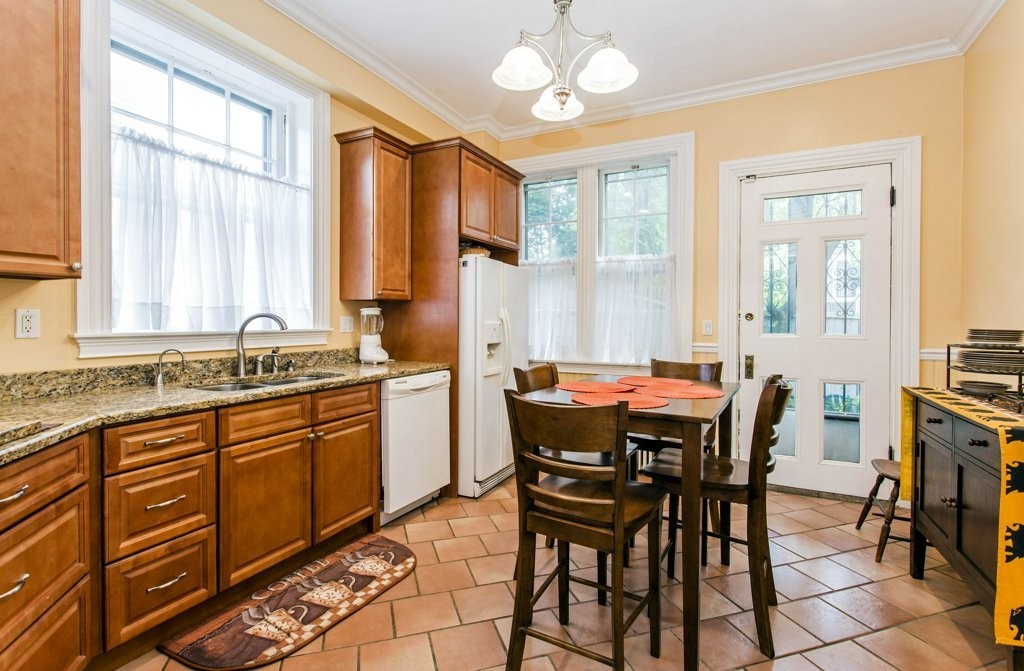 82 Highland Street Boston, MA 02119 - Photo 3 of 11