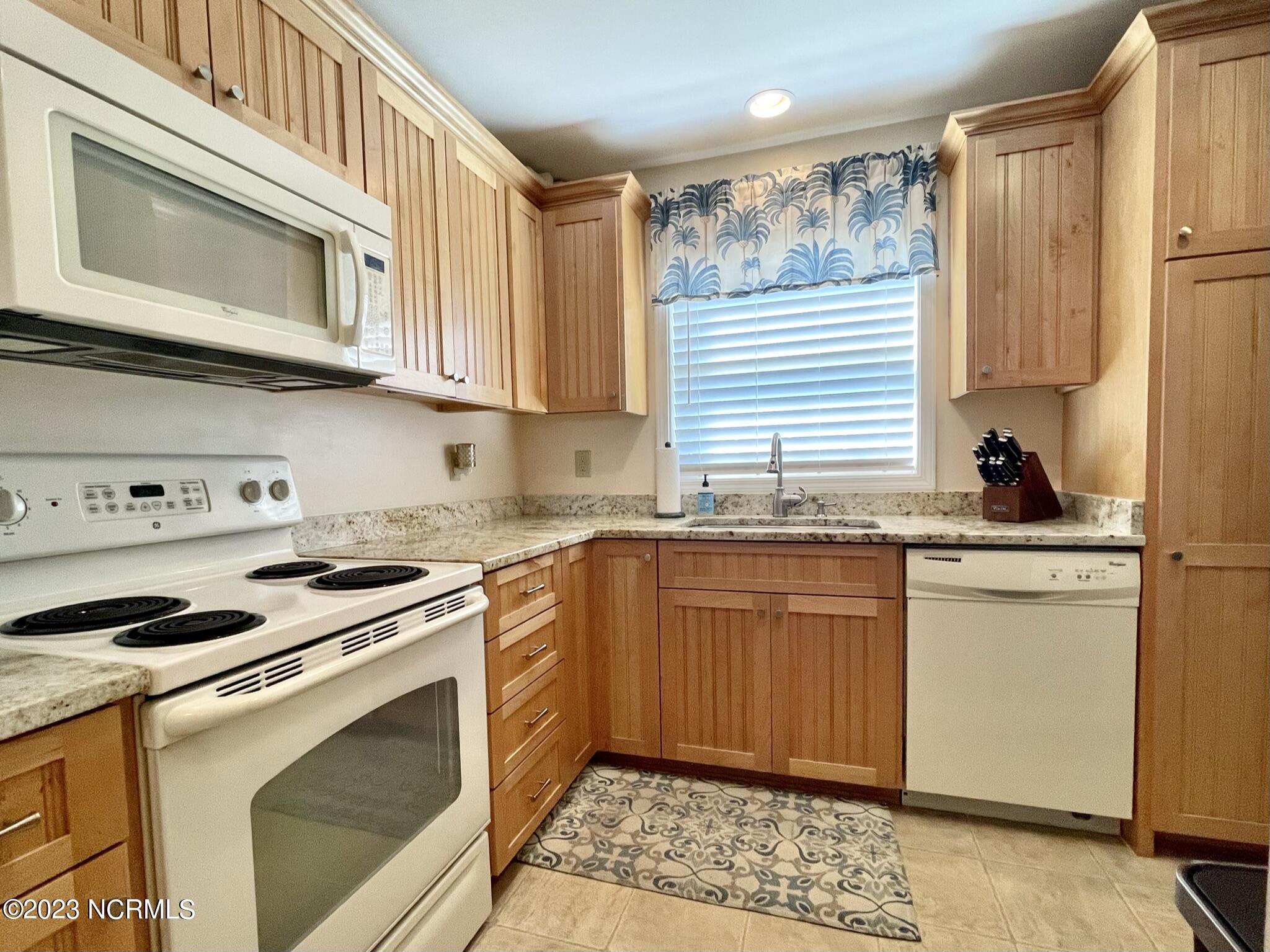 277 Salter Path Road, Unit 73 Pine Knoll Shores, NC 28512 - Photo 8 of 34 IMG_3125