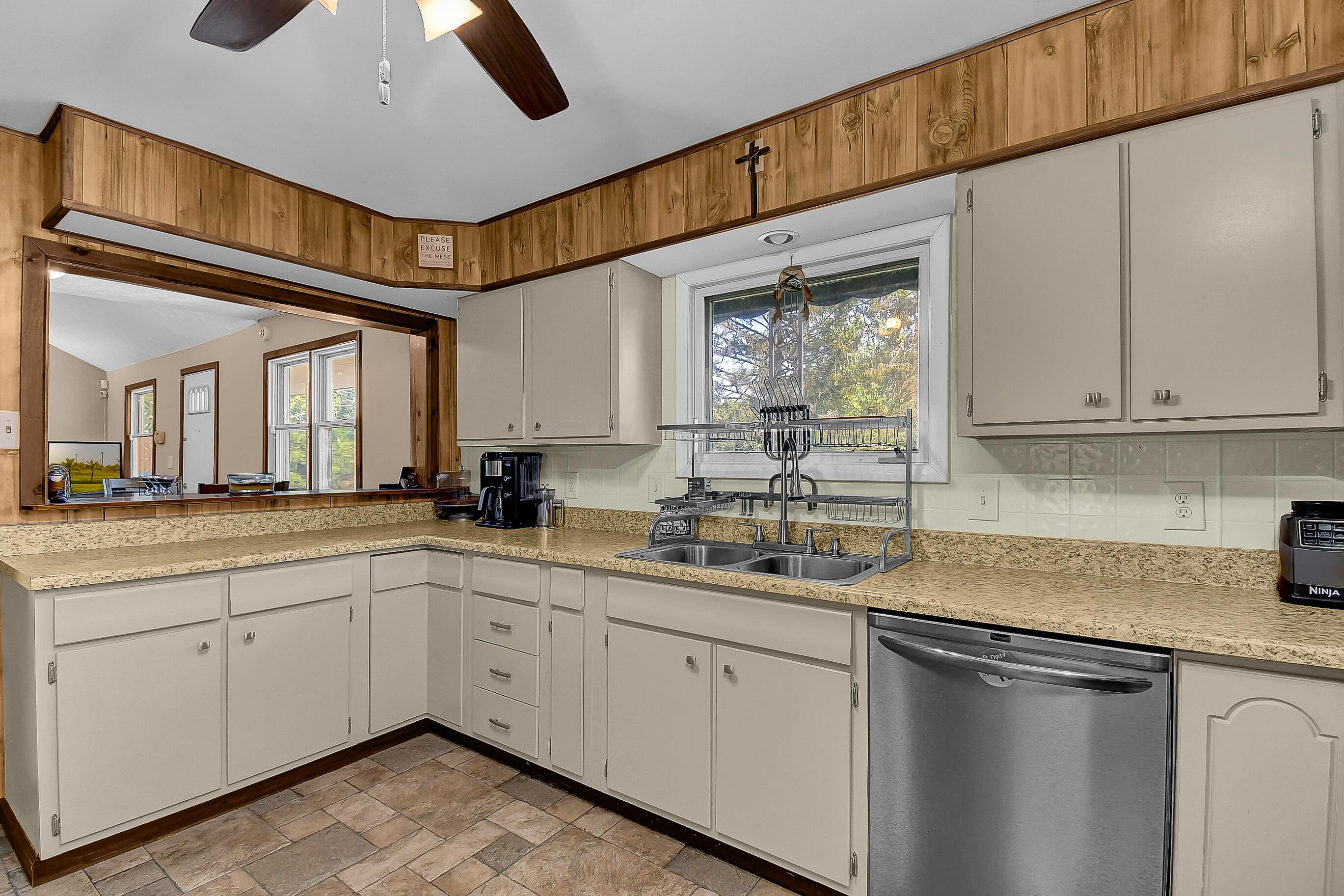 8959 Jacksontown Road Heath, OH 43056 - Photo 12 of 43