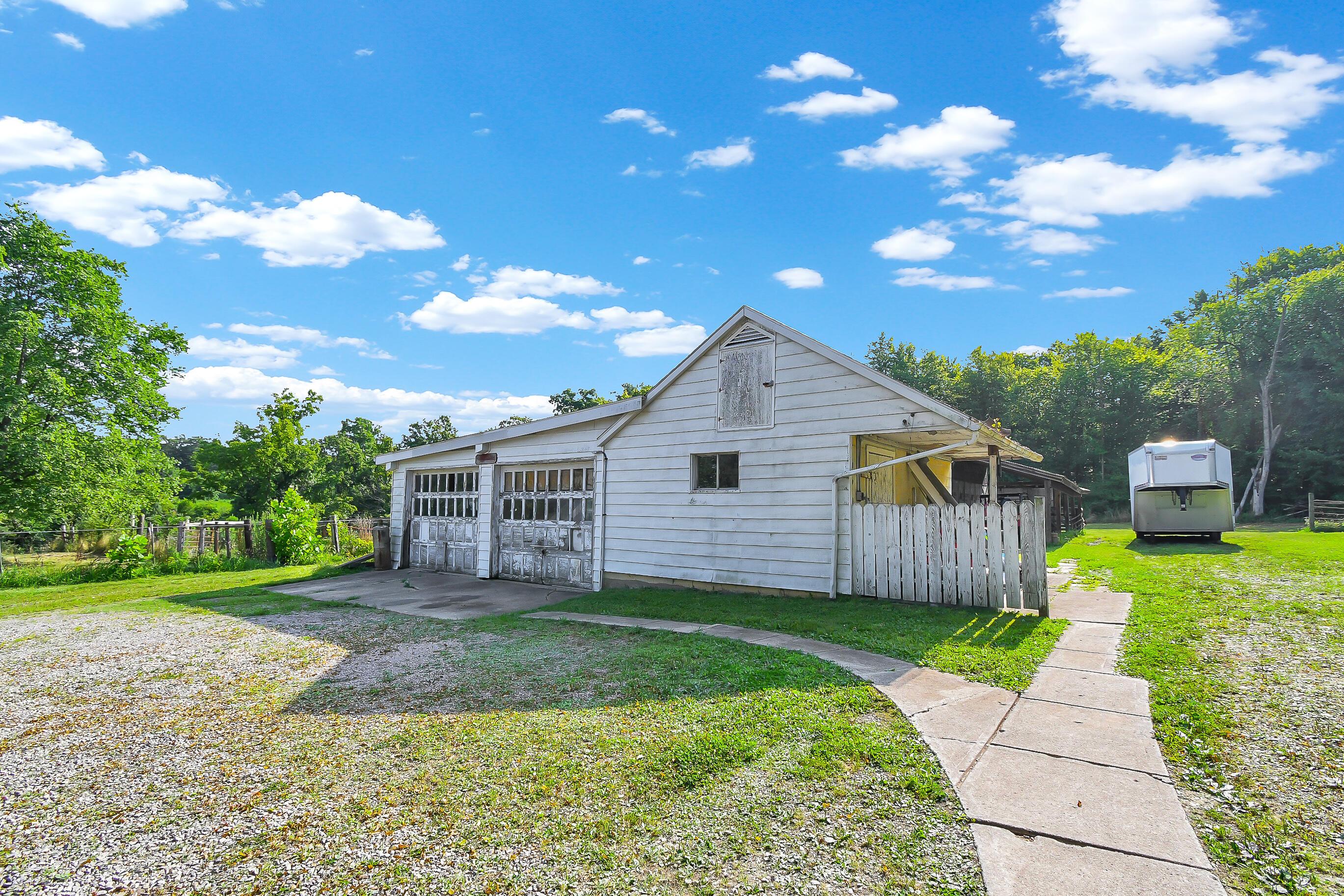 8959 Jacksontown Road Heath, OH 43056 - Photo 35 of 43