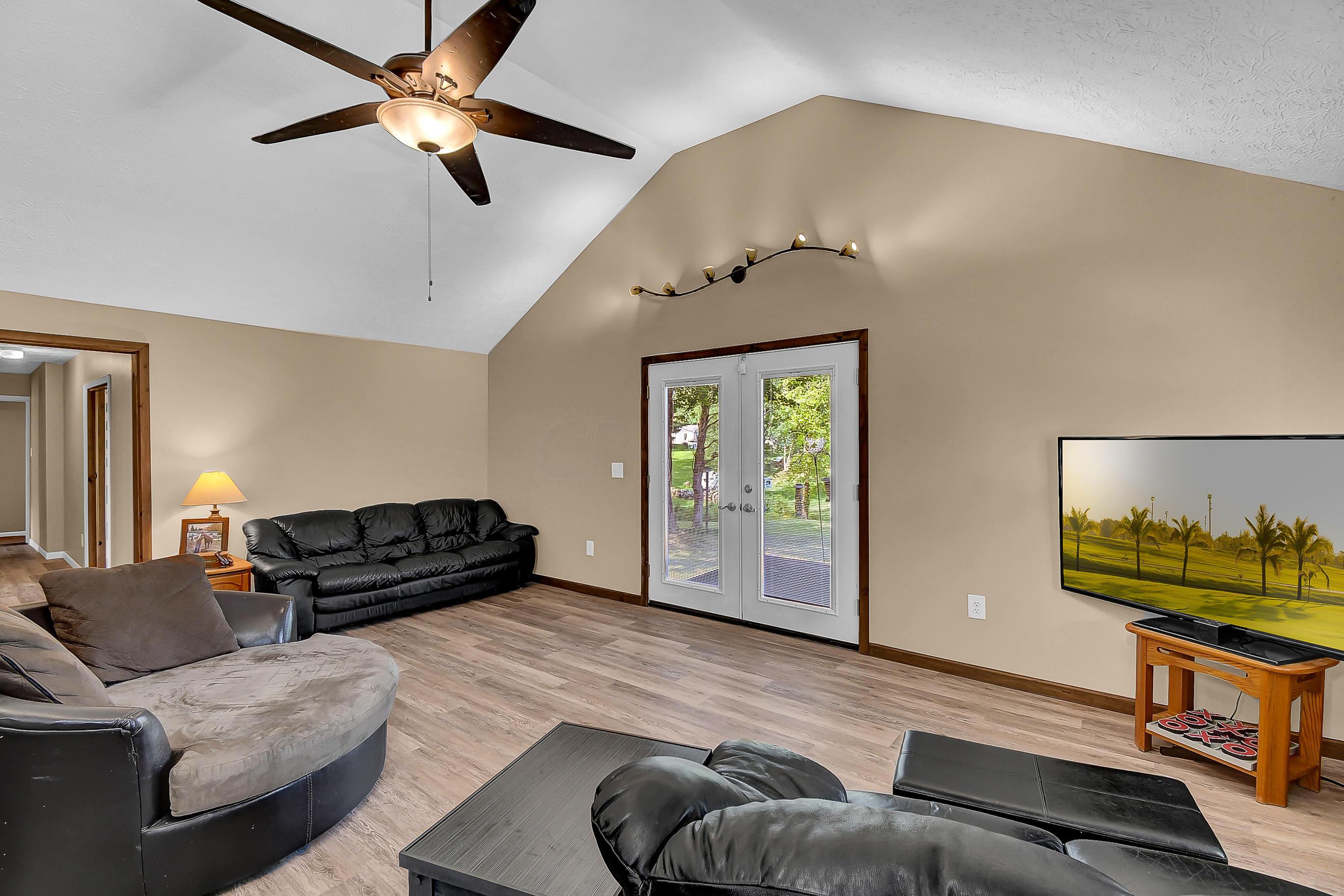 8959 Jacksontown Road Heath, OH 43056 - Photo 6 of 43