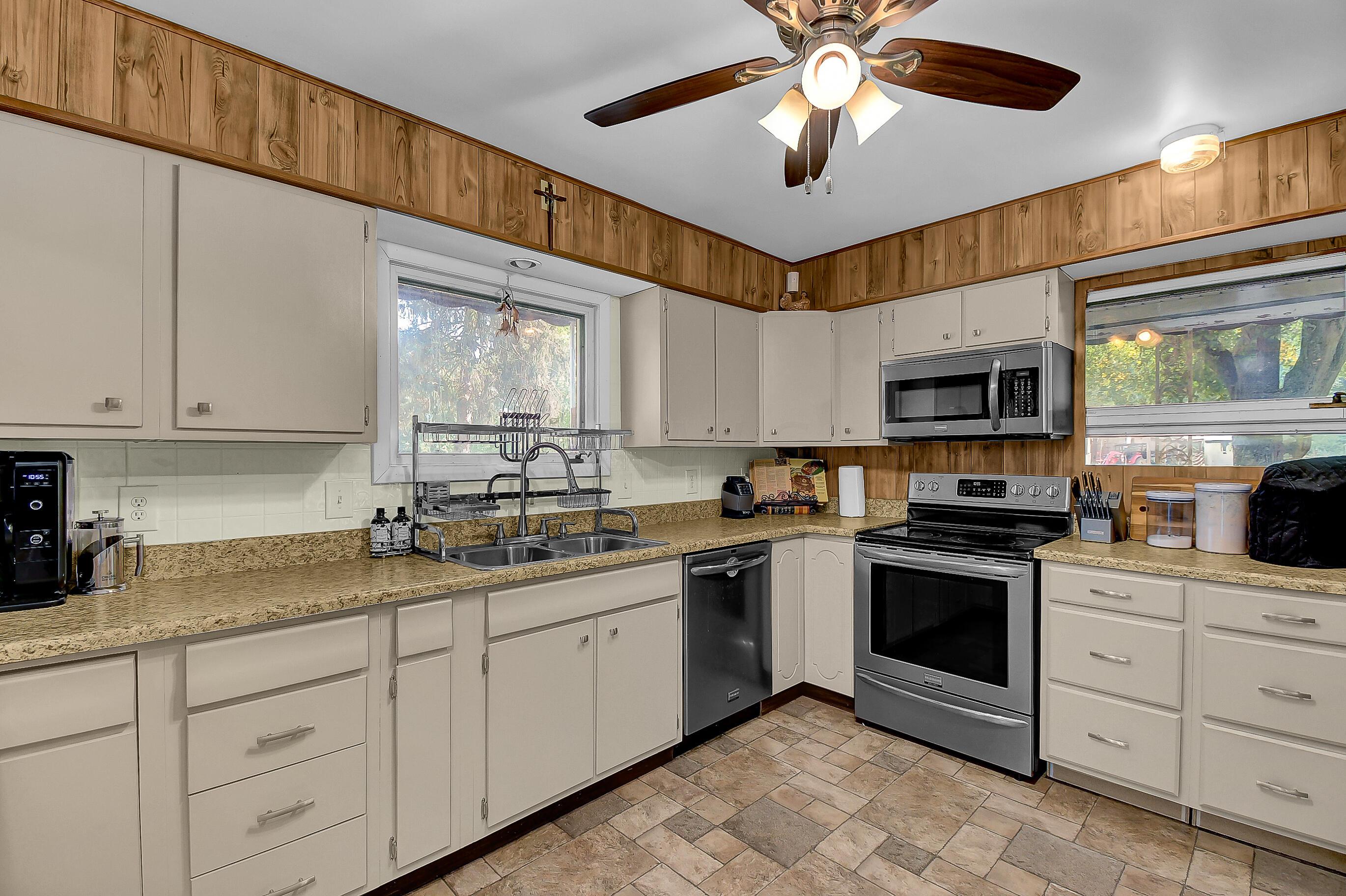 8959 Jacksontown Road Heath, OH 43056 - Photo 10 of 43