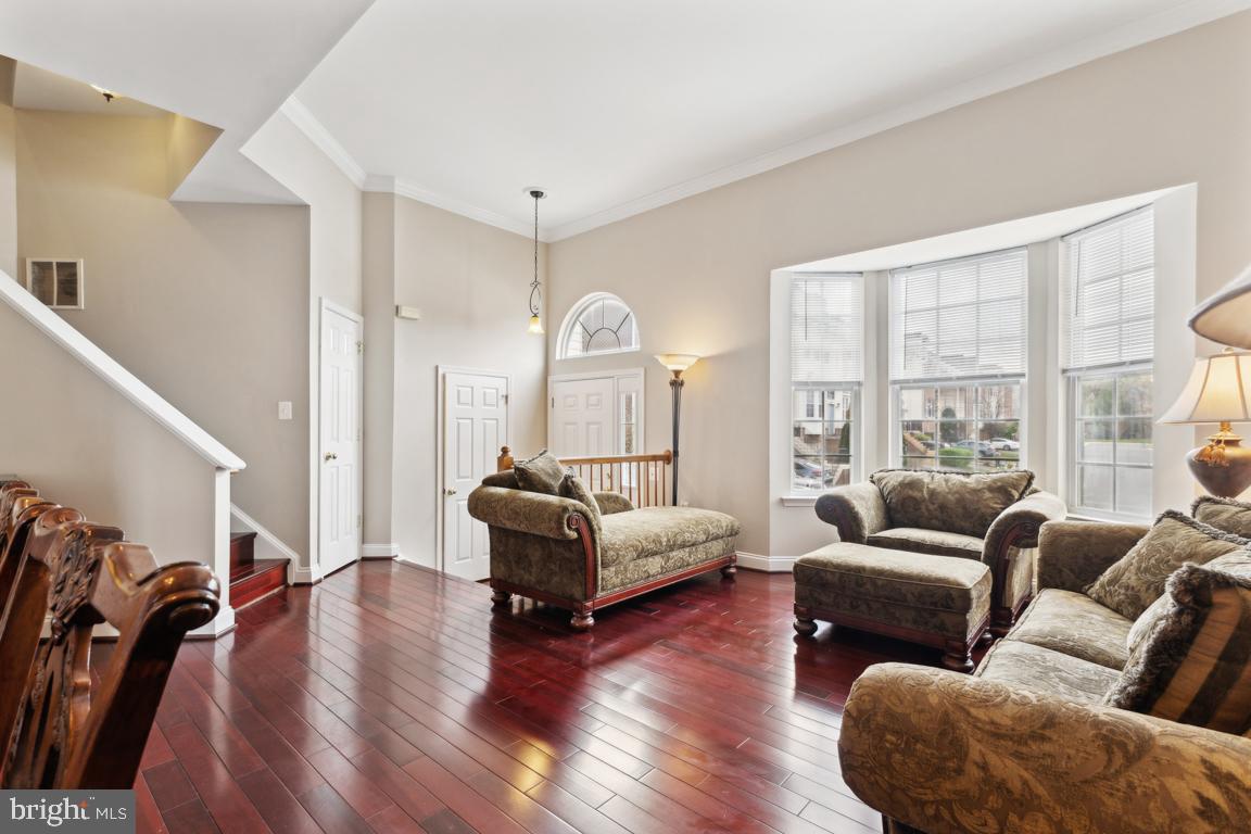 663 Springhouse Square Southeast Leesburg, VA 20175 - Photo 4 of 26 Gallery Image 4