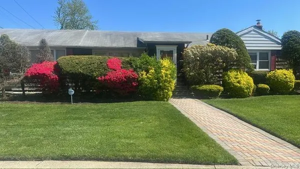 $2,100 | 873 Custer Street, Valley Stream, NY 11580