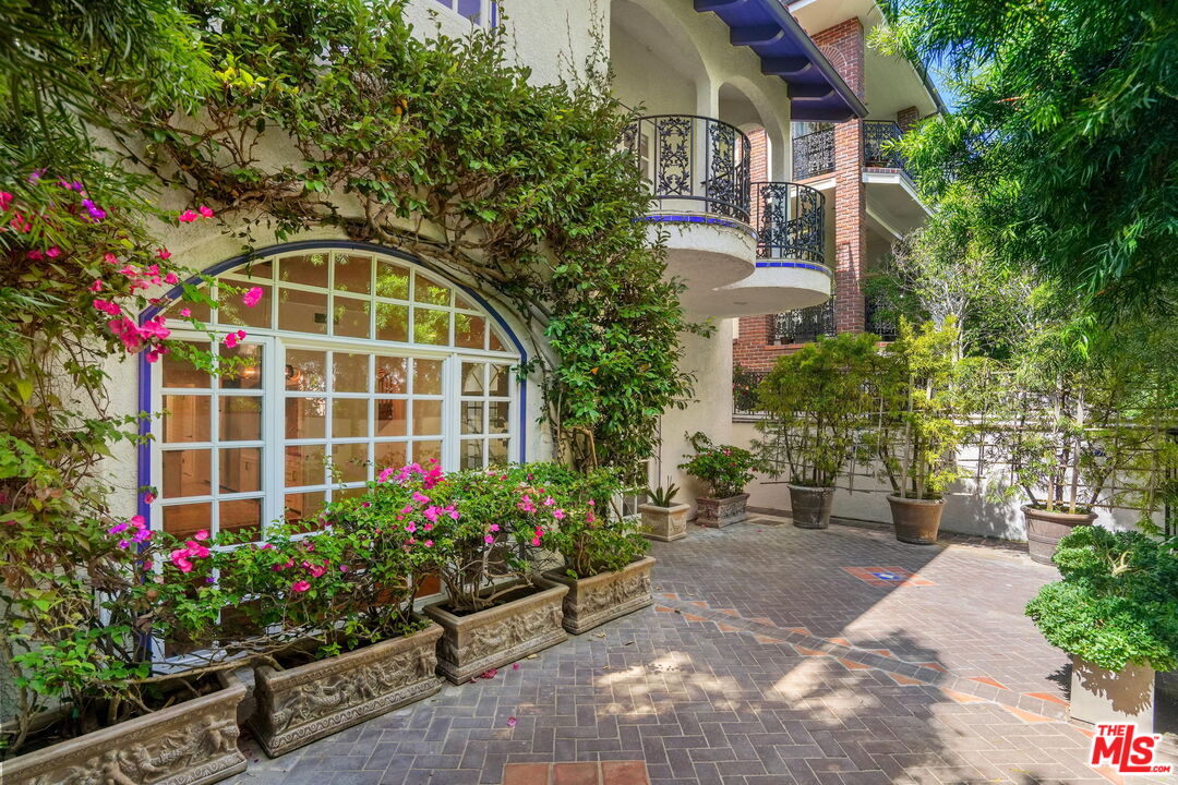 131 Reef Mall Marina del Rey, CA 90292 - Photo 1 of 43 a view of a garden with flowers