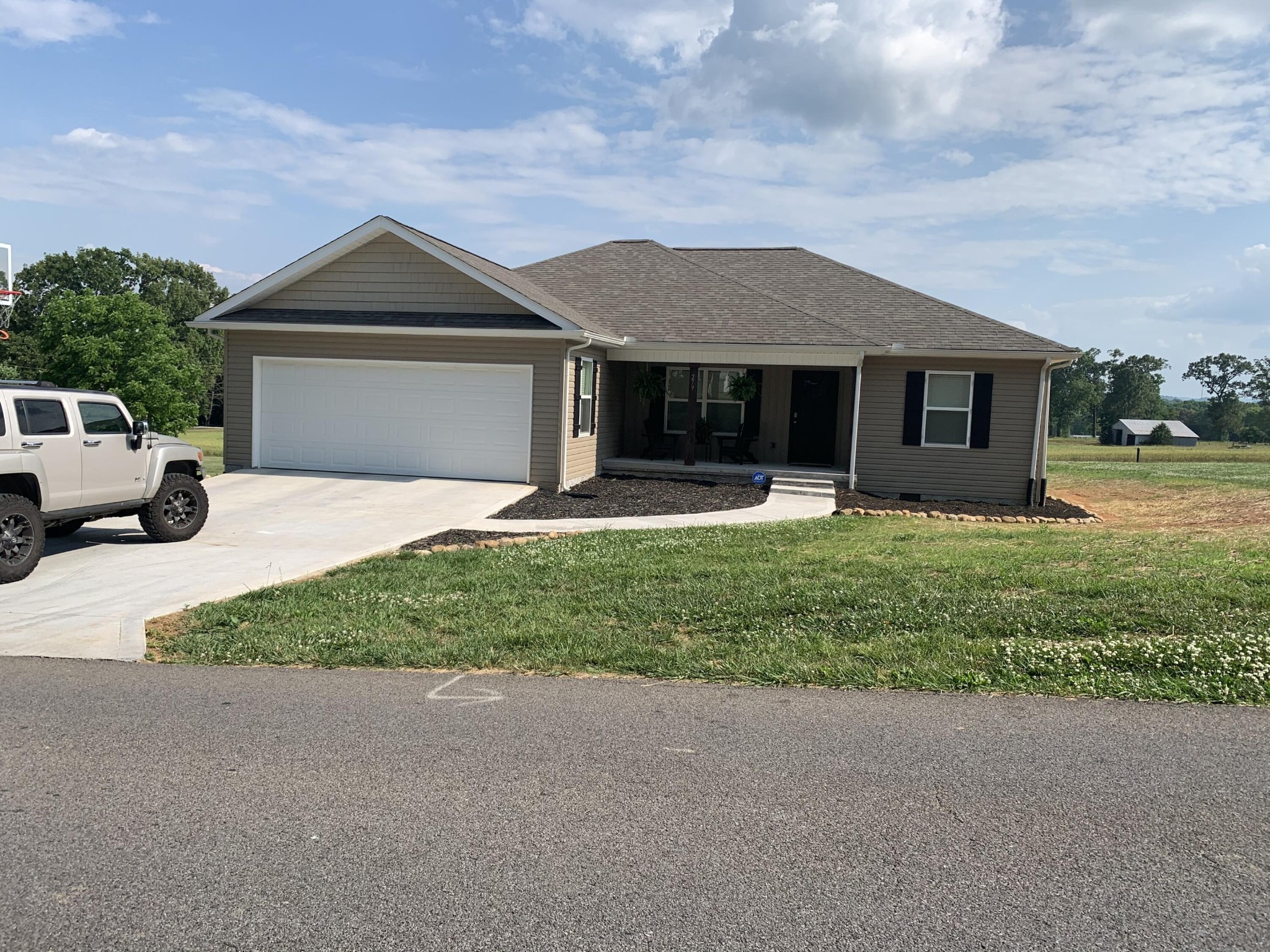 279 Isbill Road Madisonville, TN 37354 - Photo 1 of 18 Gallery Image 1