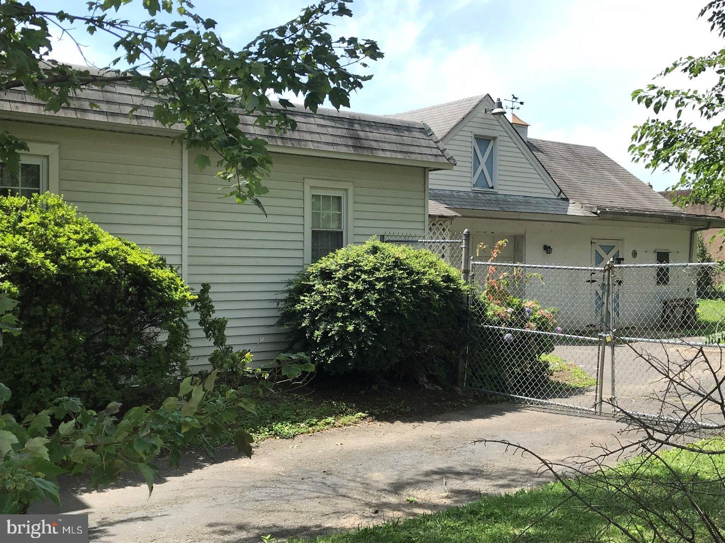 2000 Welsh Road Philadelphia, PA 19115 - Photo 21 of 23 Exterior Side