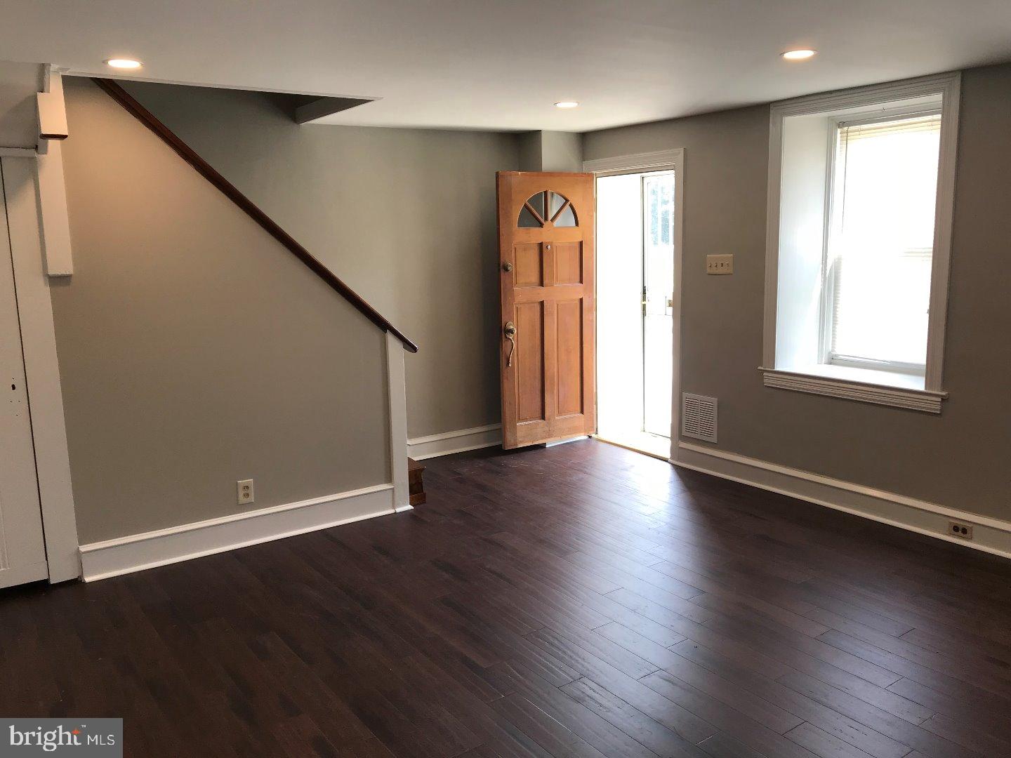 2000 Welsh Road Philadelphia, PA 19115 - Photo 4 of 23 Living Room