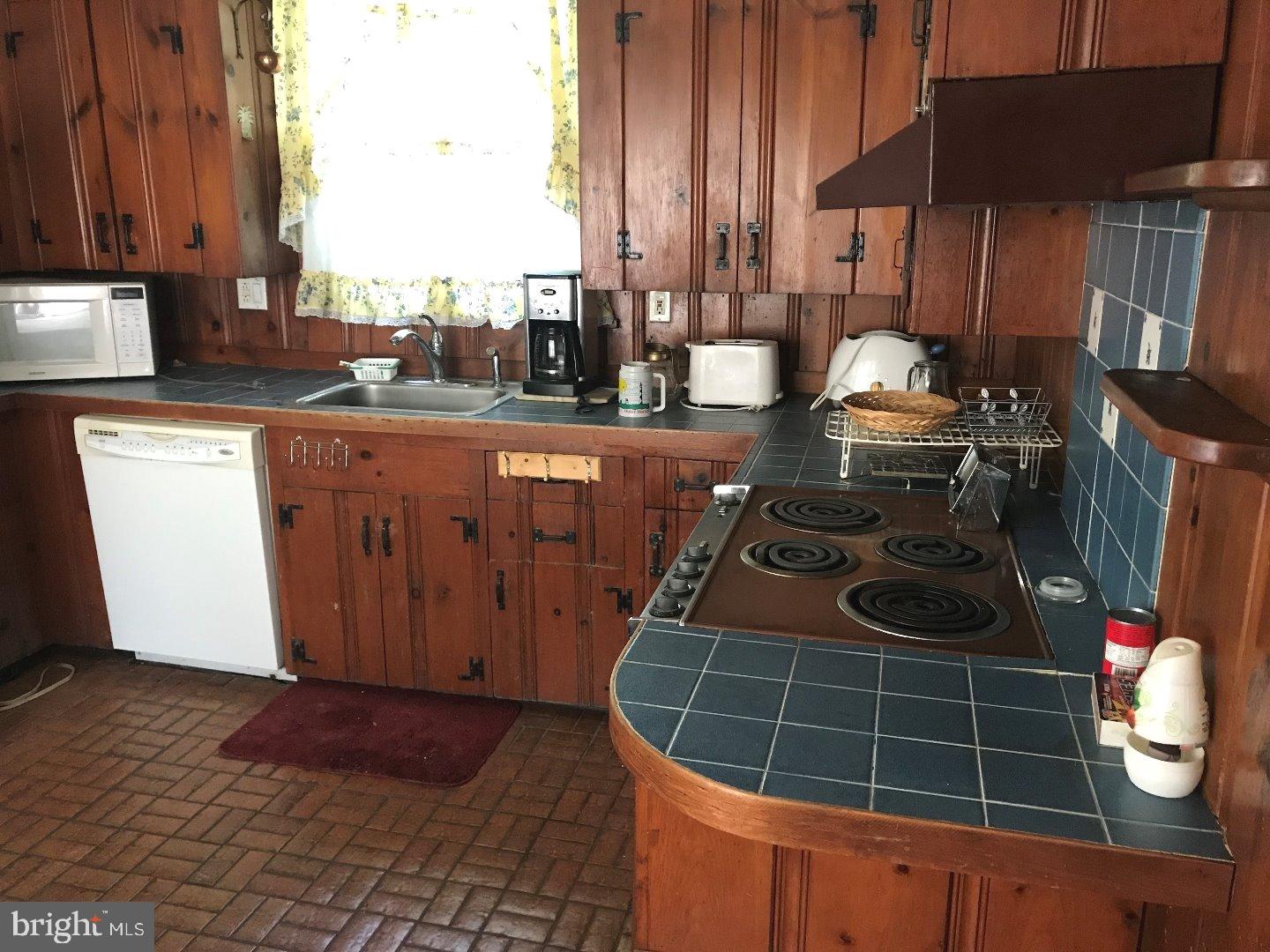2000 Welsh Road Philadelphia, PA 19115 - Photo 8 of 23 Kitchen