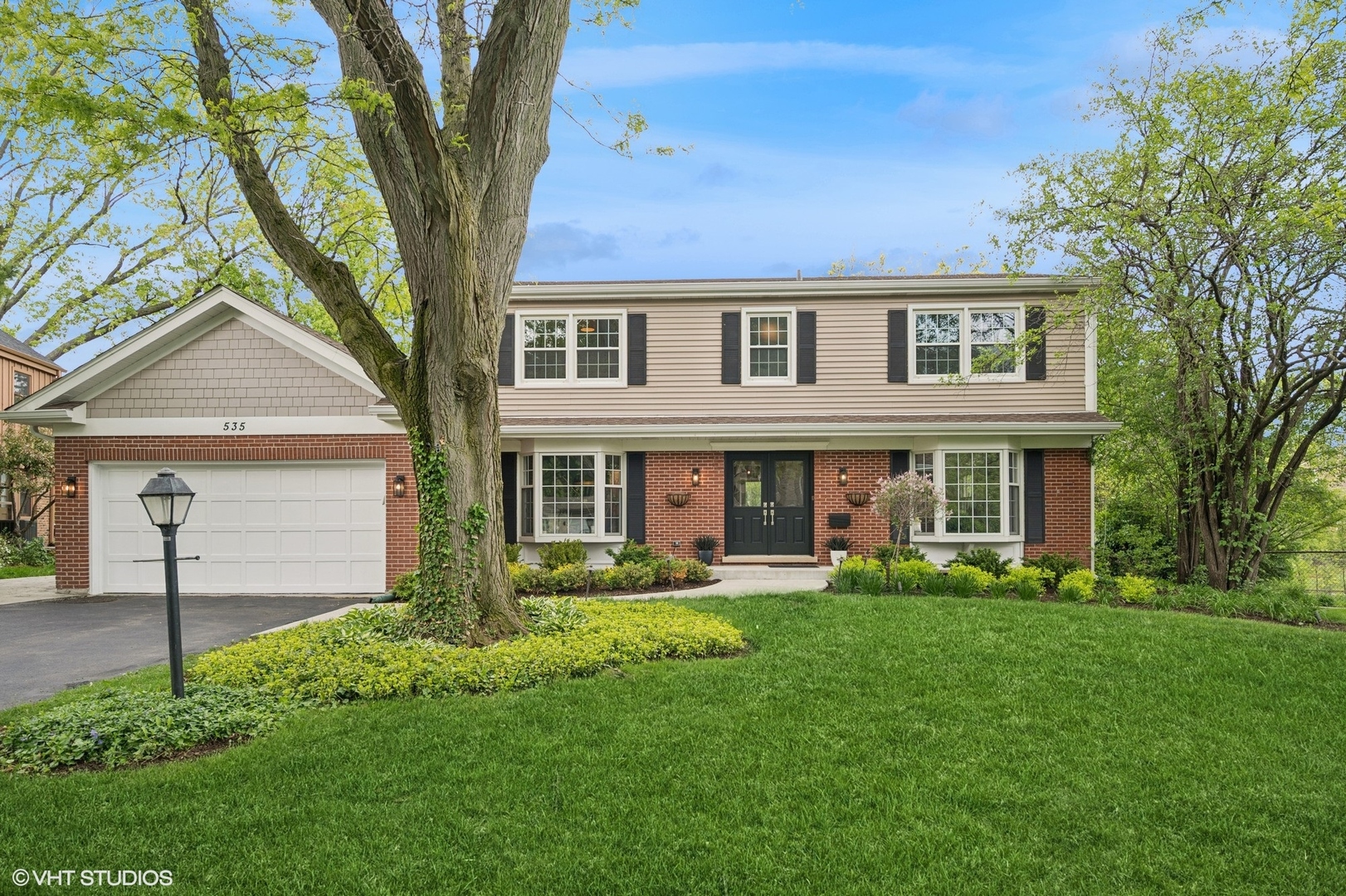 535 Shannon Road Deerfield, IL 60015 - Photo 1 of 52 Gallery Image 1