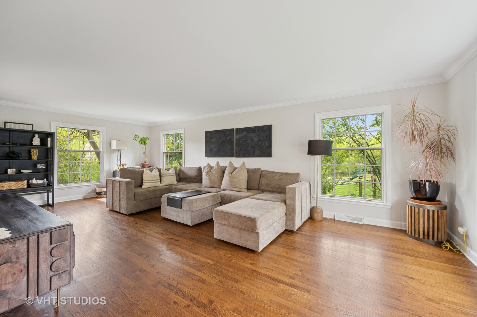 535 Shannon Road Deerfield, IL 60015 - Photo 4 of 52 Gallery Image 4