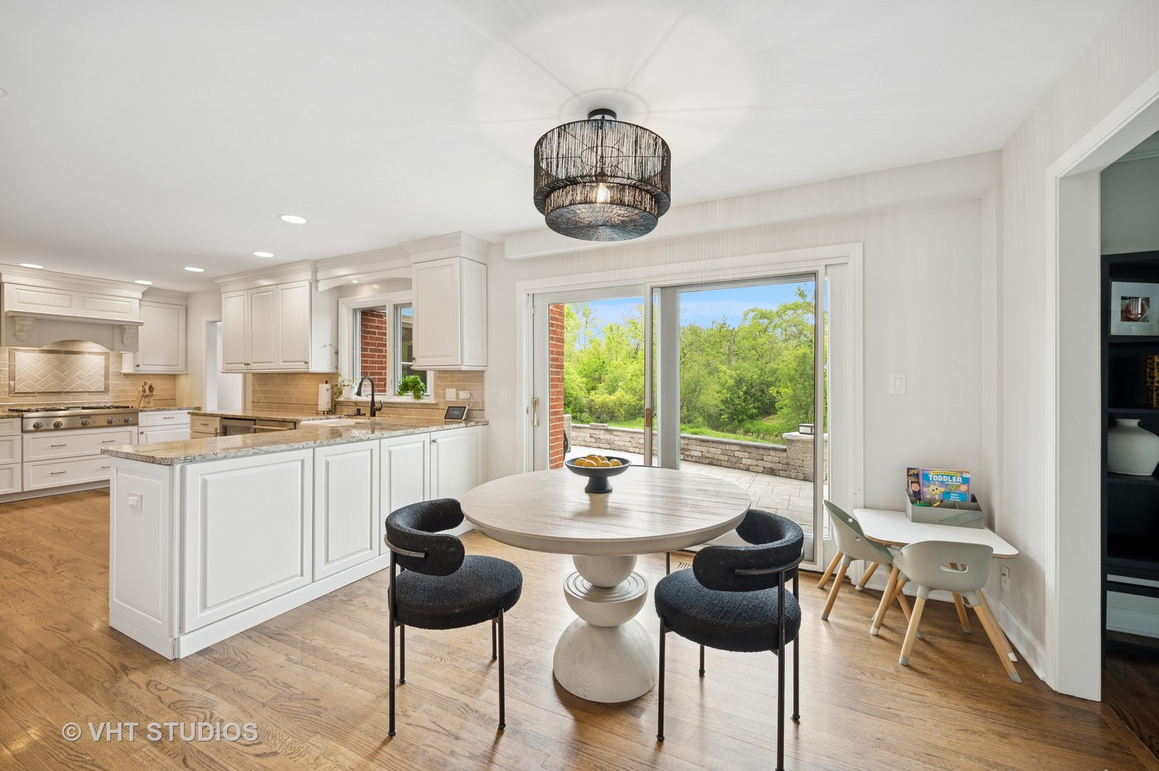 535 Shannon Road Deerfield, IL 60015 - Photo 9 of 52 Gallery Image 9