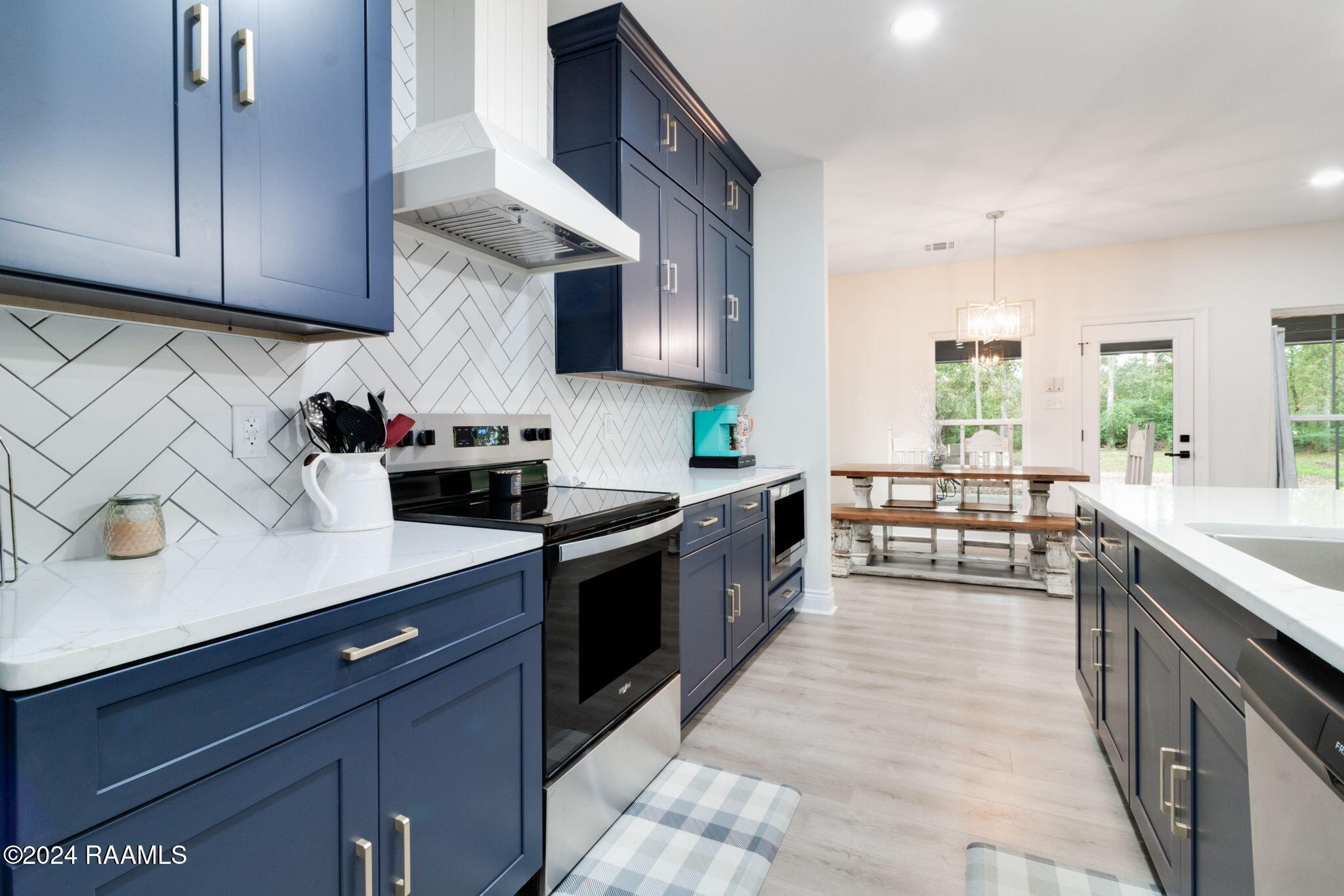 2-web-or-mls-724 Kilchrist Rd-1