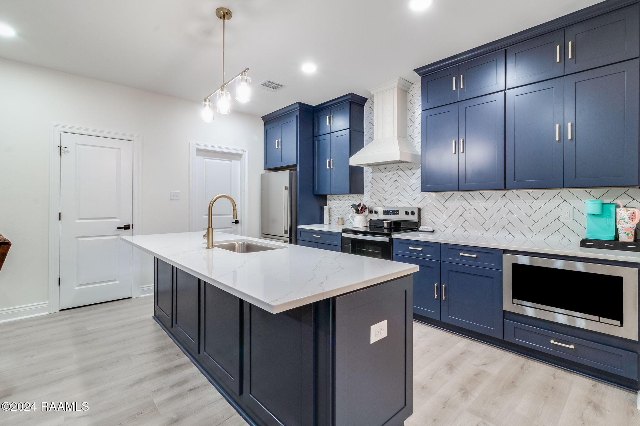 4-web-or-mls-724 Kilchrist Rd-3