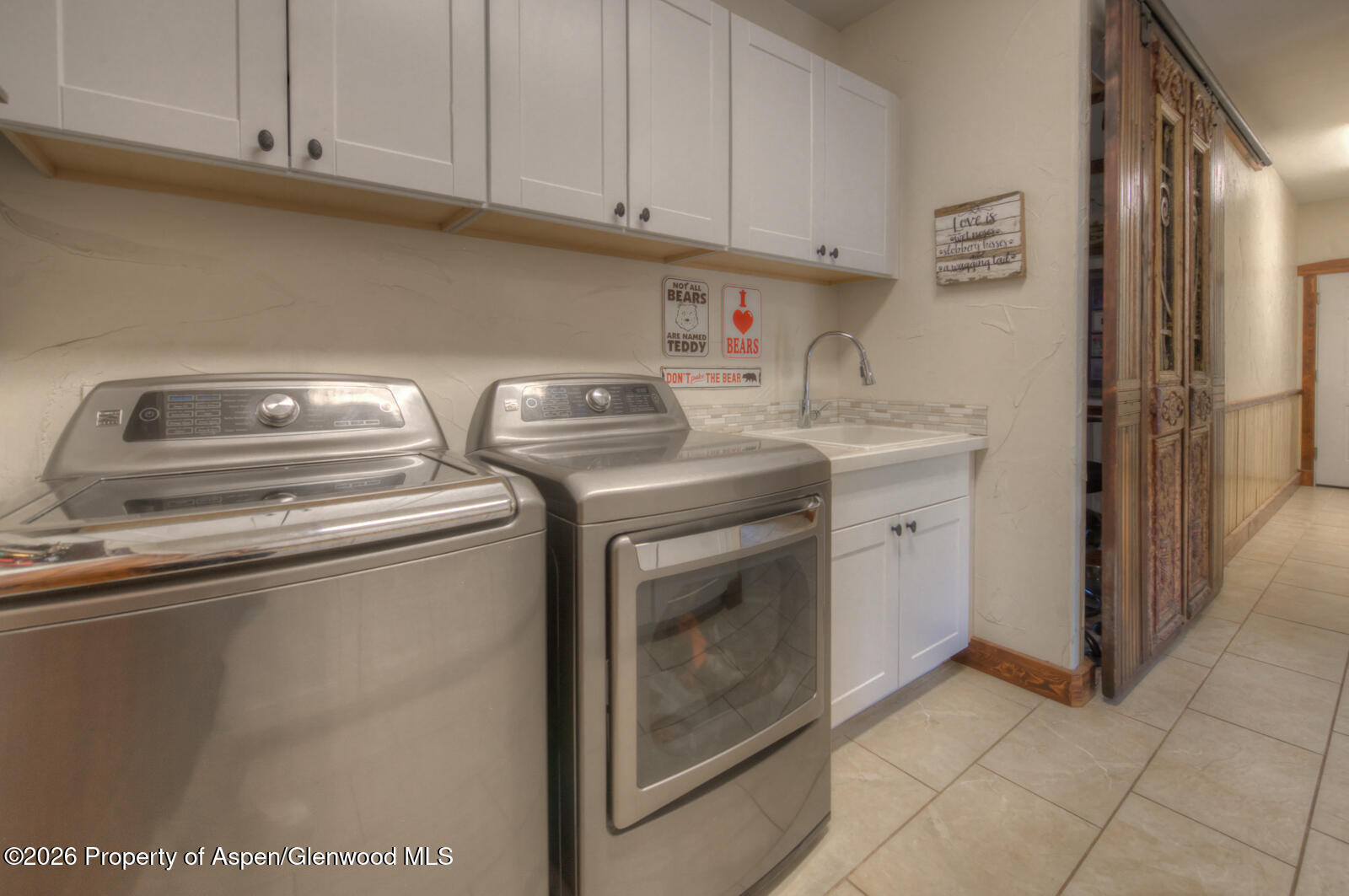 1833 Yellowstone Creek Road Gardner, CO 81040 - Photo 36 of 50 a utility room with dryer and washer