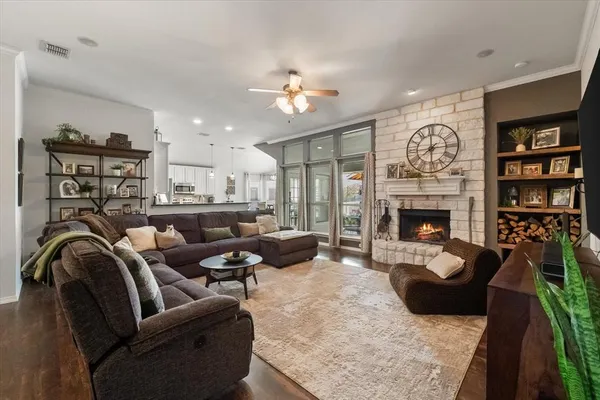 $499,900 | 105 Meadow Glen Court, Aledo, TX 76008