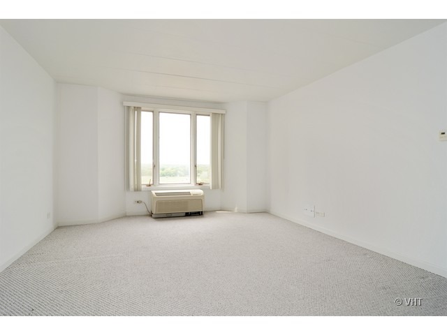 1 Renaissance Place, Unit 914 Palatine, IL 60067 - Photo 3 of 10