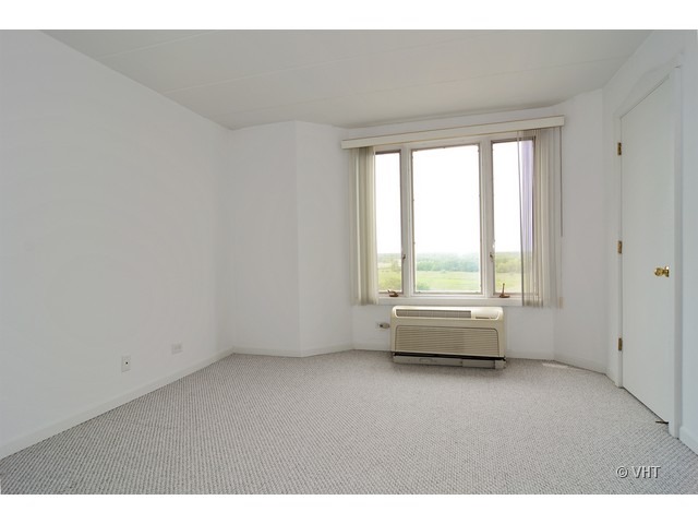 1 Renaissance Place, Unit 914 Palatine, IL 60067 - Photo 8 of 10