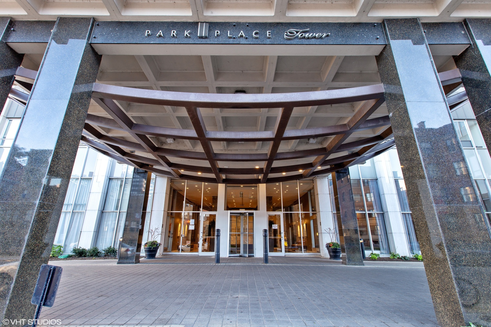 655 West Irving Park Road, Unit 704 Chicago, IL 60613 - Photo 3 of 25
