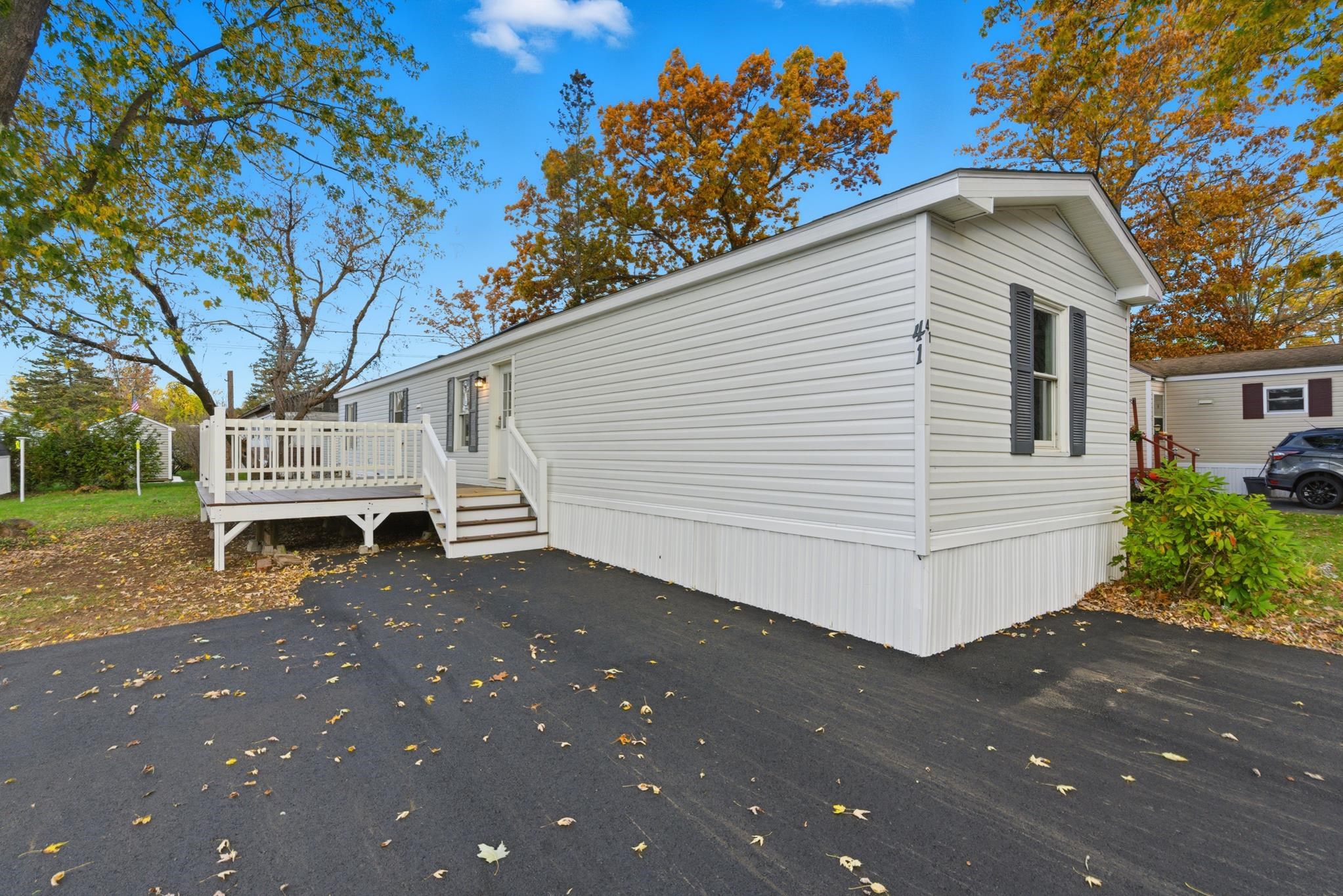 41 Longmeadow Drive Concord, NH 03301 - Photo 2 of 32