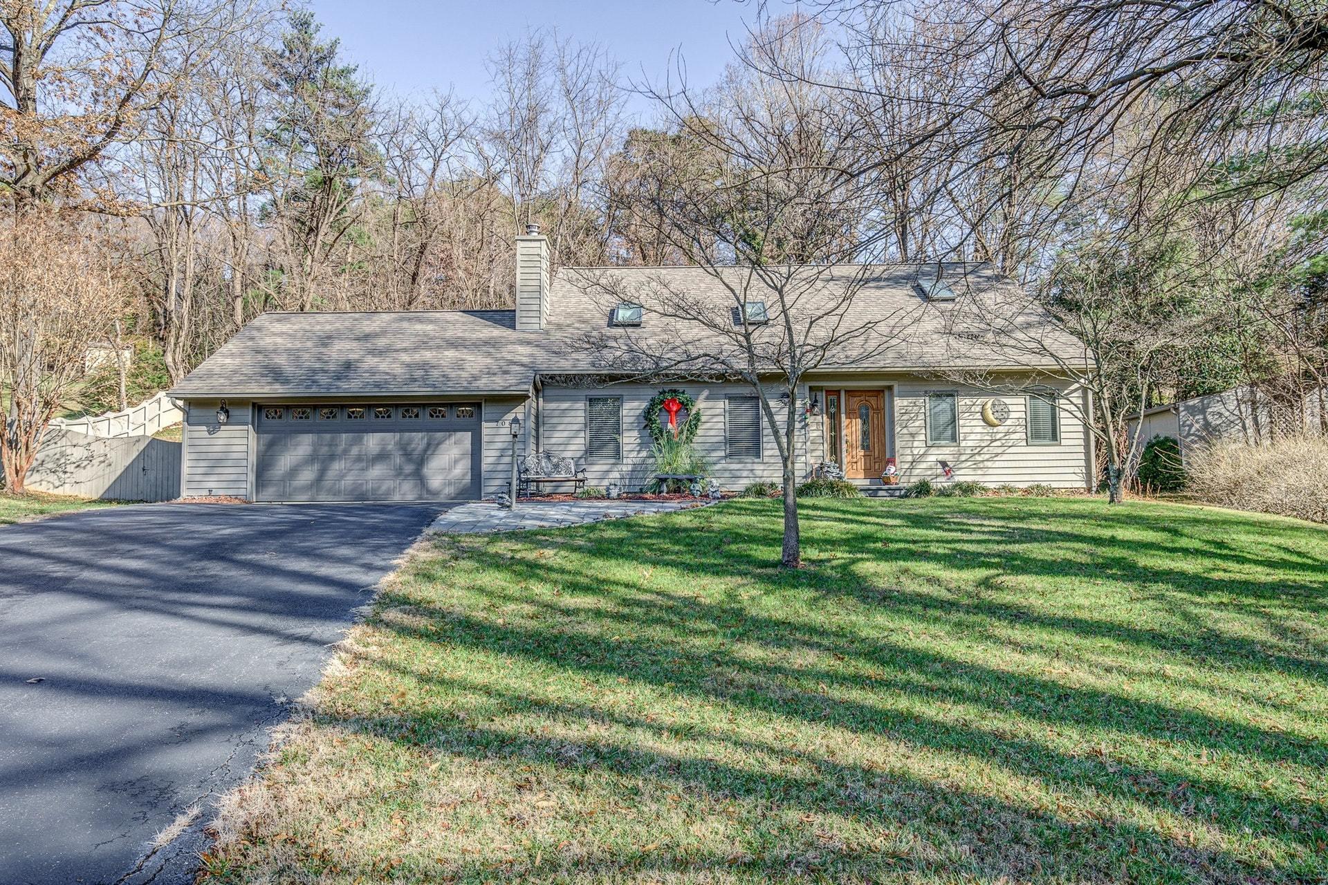 708 Beech Road Salem, VA 24153 - Photo 1 of 44 Front