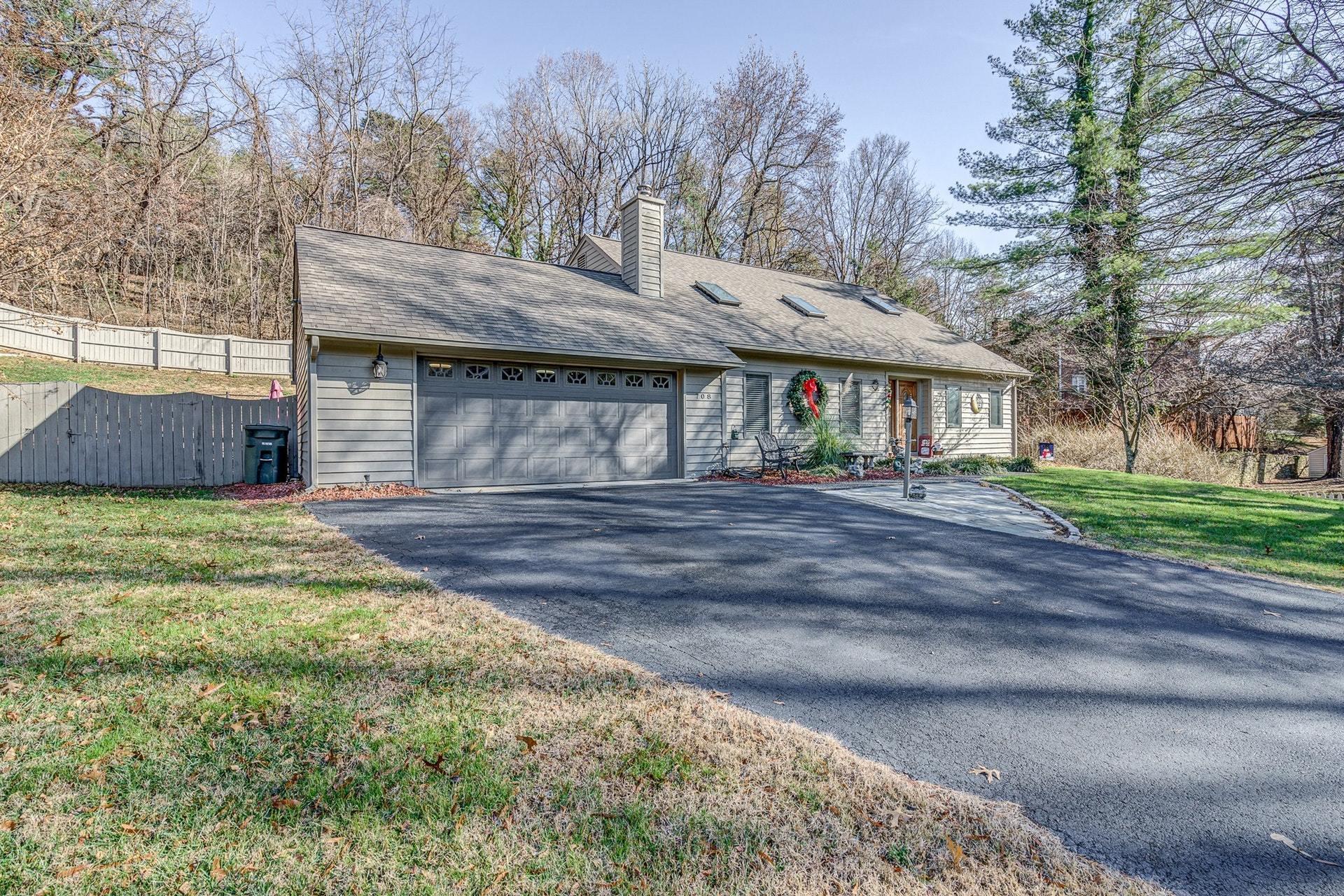 708 Beech Road Salem, VA 24153 - Photo 2 of 44 002-334589-708 Beech Road 002_8462947