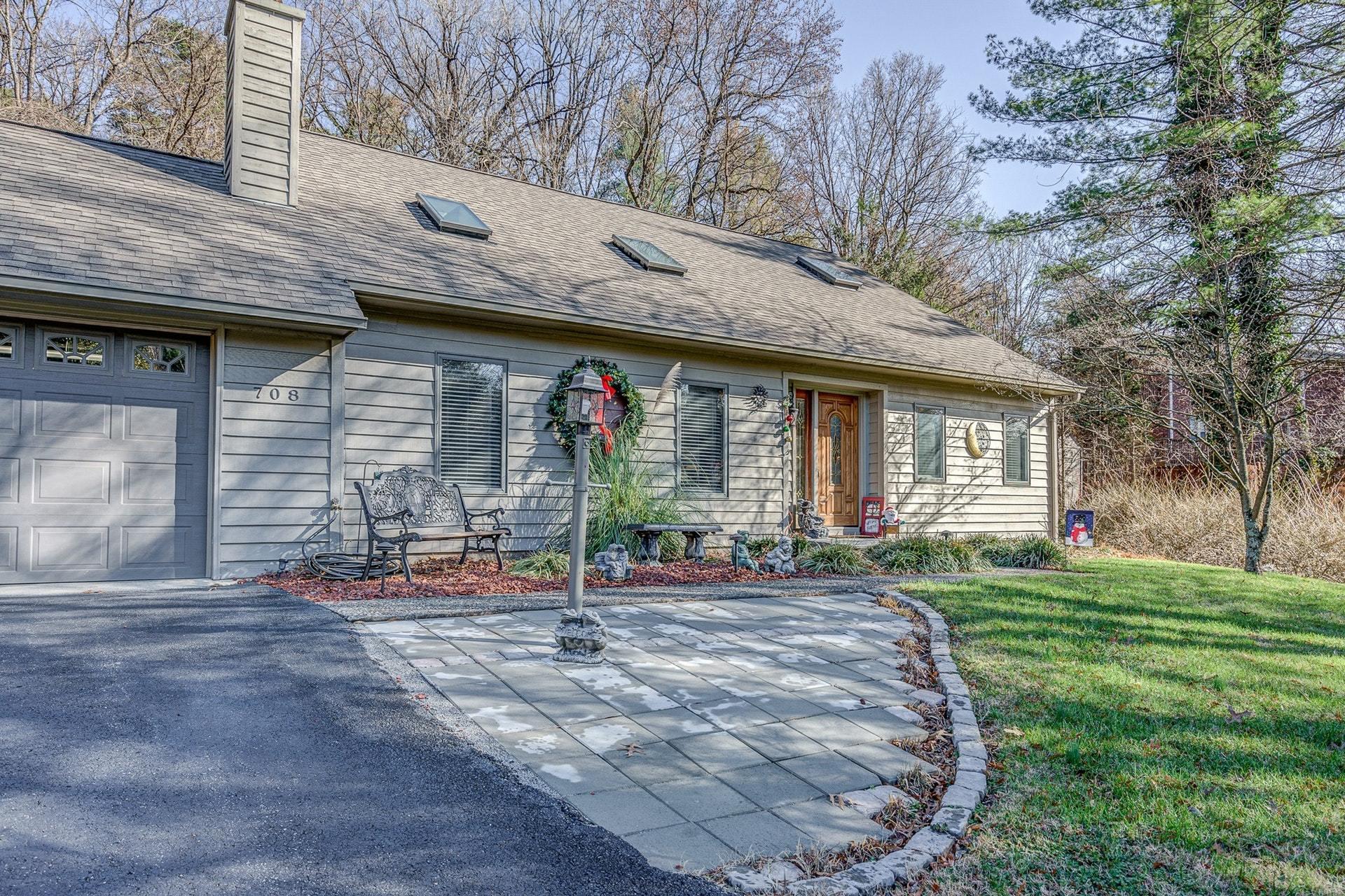 708 Beech Road Salem, VA 24153 - Photo 5 of 44 005-334589-708 Beech Road 005_8462950