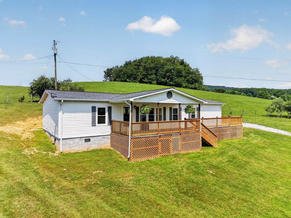 1439 Ivanhoe Road Max Meadows, VA 24360 - Photo 4 of 50 Gallery Image 4