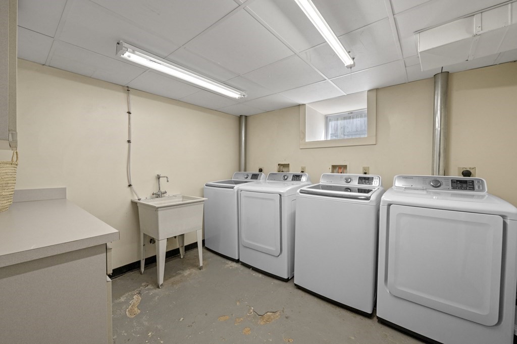 6 8 1/2 Devon Avenue, Unit 2 Beverly, MA 01915 - Photo 20 of 20 a utility room with dryer and washer