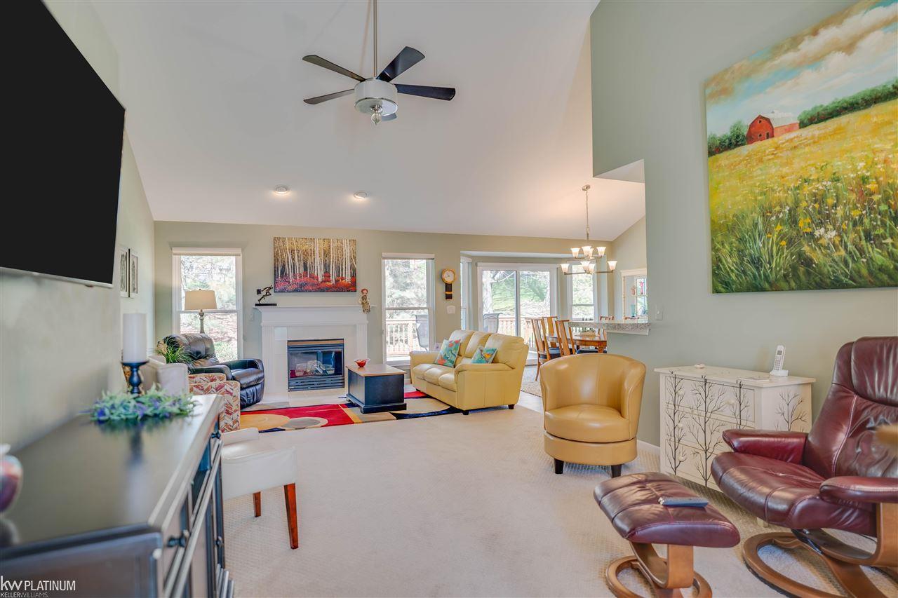 971 Churchill Circle Rochester, MI 48307 - Photo 4 of 25 50075598-3.JPG