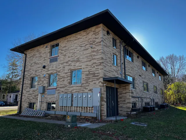 $1,350,000 | 480 8th Street, Red Wing, MN 55066