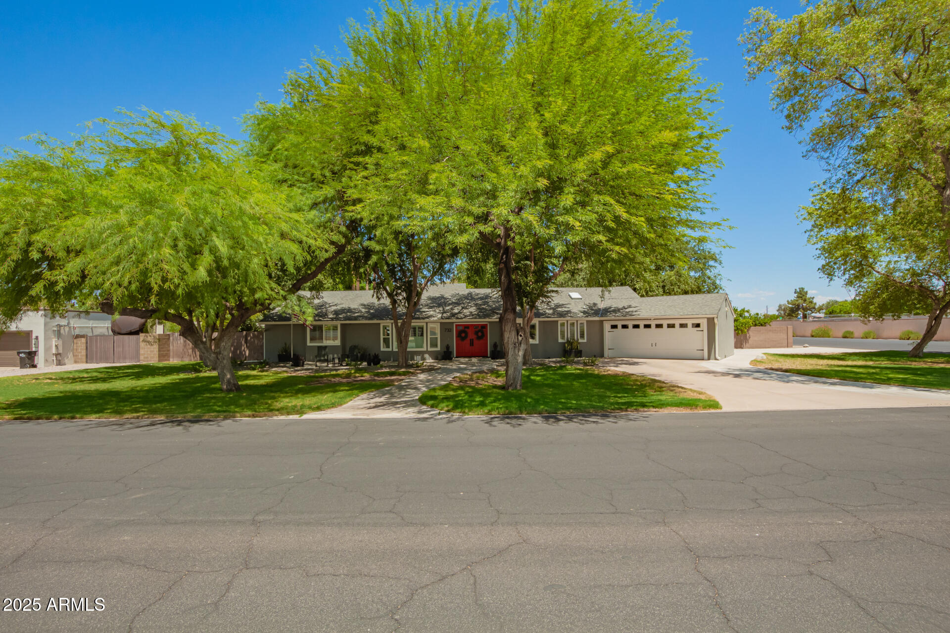 732 East Redfield Road Gilbert, AZ 85234 - Photo 5 of 80 01 - Redfield