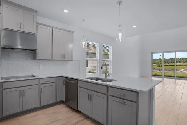 $429,999 | 747 Steel Drive, Ruskin, FL 33570